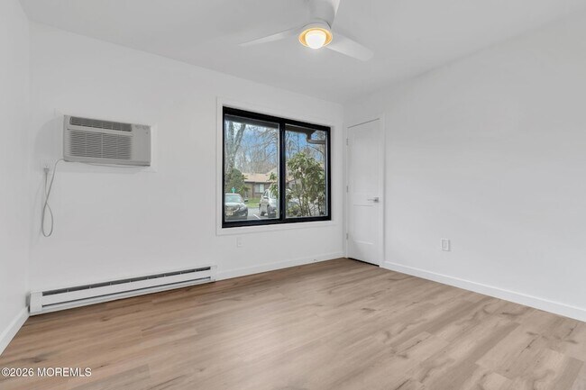 Building Photo - 42 Lexington Ct