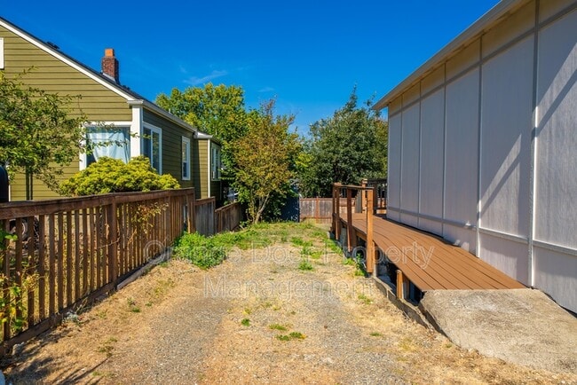 Building Photo - 5101 N 45th St