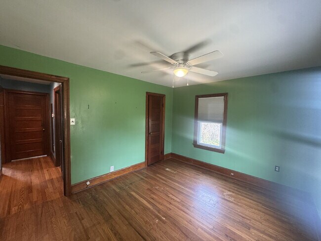 Building Photo - 4-Bedroom country homestead in Strasburg with Spacious Living — 1,445 Sq Ft of Comfort!