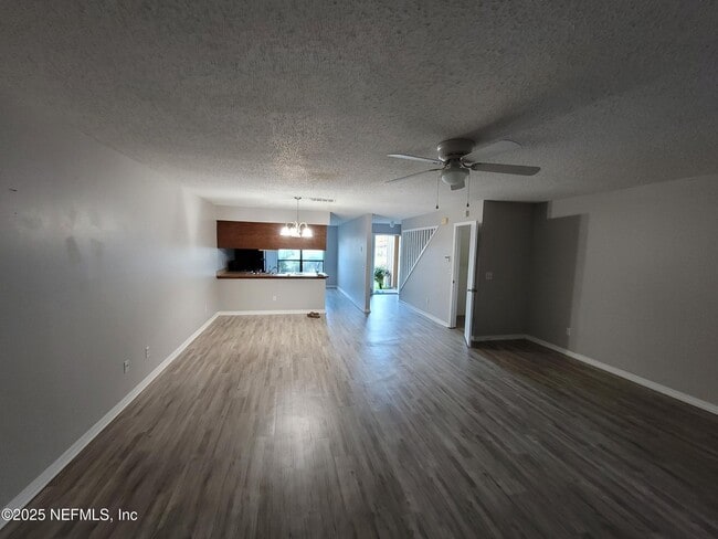 Building Photo - 5544 Cabot Dr N