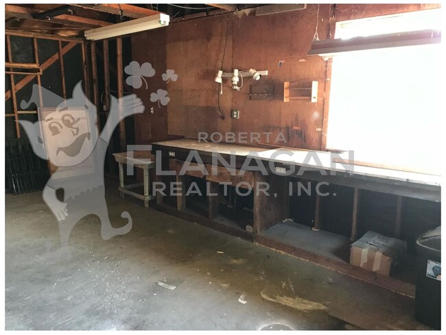 Building Photo - 3 Bed 2 Bath