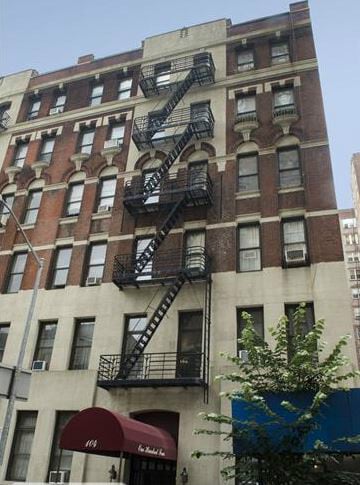 Building Photo - 104 E 81st St