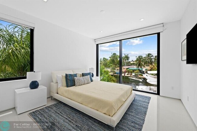 Building Photo - 401 Lido Dr