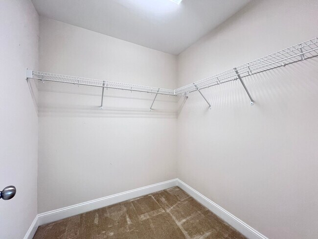 Building Photo - 2707 Masonboro Ferry Dr