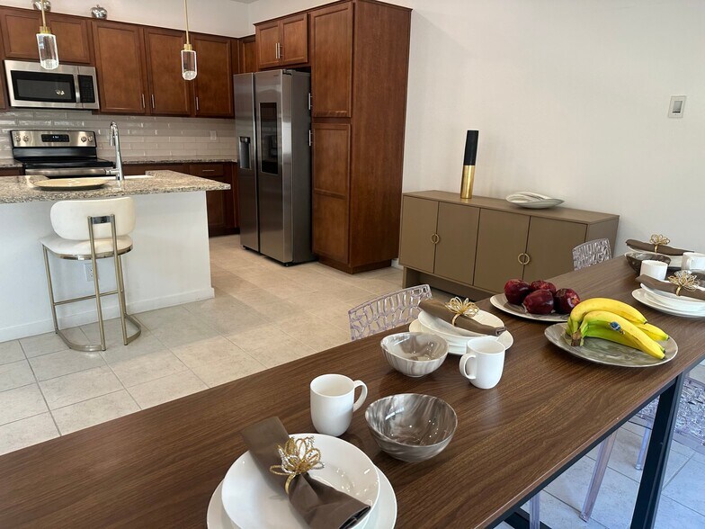 Building Photo - 2759 S Jackrabbit Dr