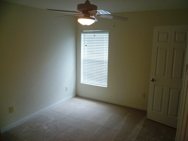Building Photo - Milano - 3BR/2BA Unfurnished Townhome in N...
