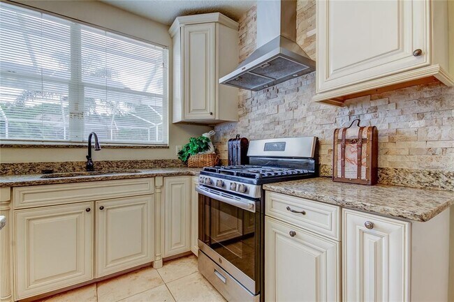 Building Photo - 9401 Woodbay Dr