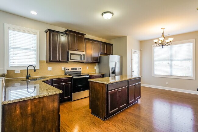 Building Photo - 56 Oakton Dr