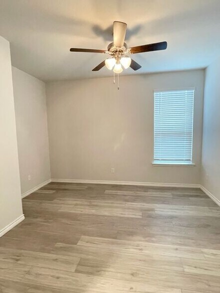 Building Photo - 1051 Toledo Bend Dr