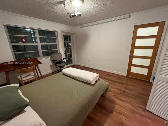 Building Photo - 1698 Jefferson Ave