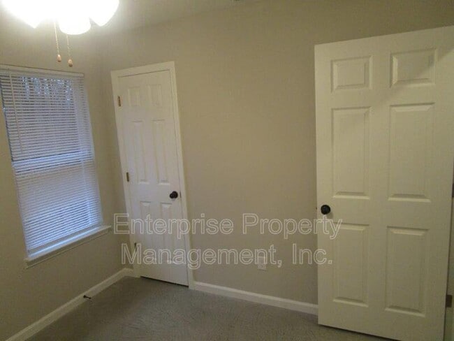 Building Photo - 3490 Ardmore St