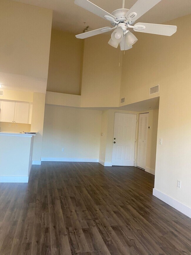 Building Photo - 7864 Sonoma Springs Cir