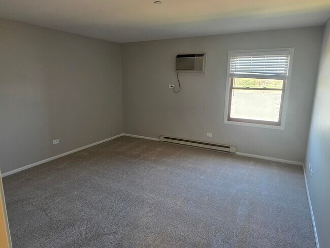 Building Photo - 1361 Cunat Ct