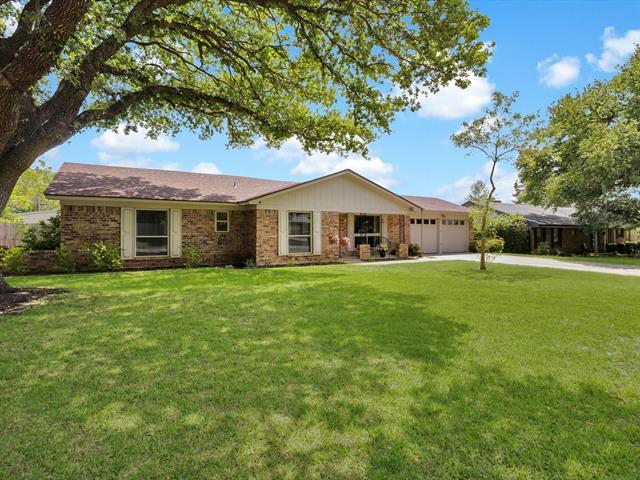 Building Photo - 1323 Hemphill Dr
