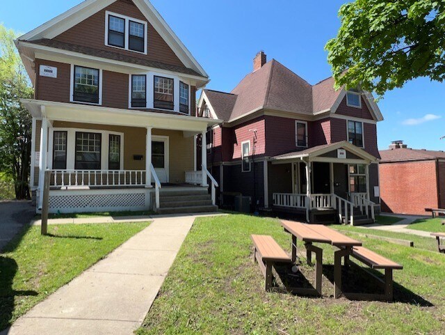 Building Photo - 518 Monroe St