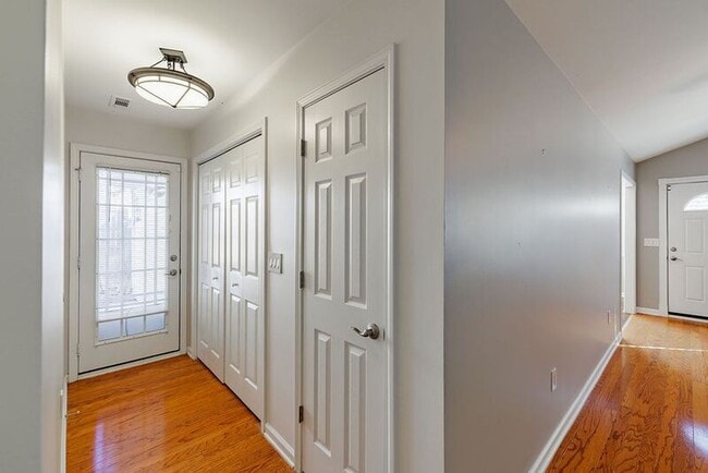 Building Photo - 160 Cedar Rock Trace