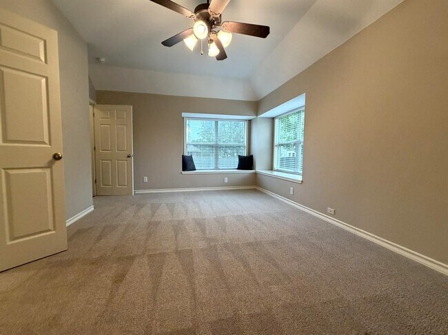 Building Photo - 2507 Silver Spur Ln