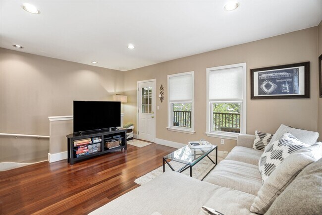 Building Photo - 31 Regent St