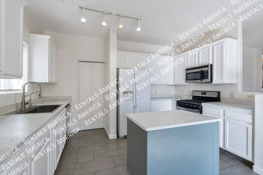 Building Photo - 6352 E Butte Stone Dr