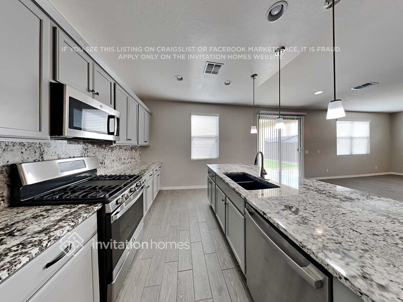 Building Photo - 5735 W Illini St