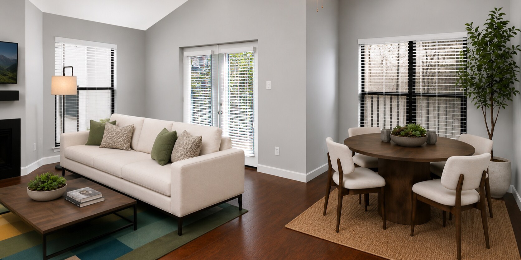 Living and dining areas - 6723 Eastridge Dr