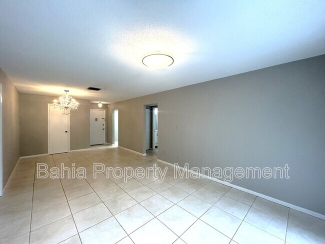 Building Photo - 4611 W Fig St