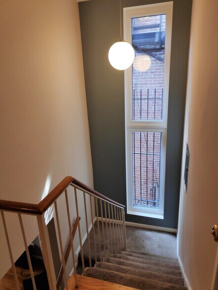 Building Photo - 713 St Paul St