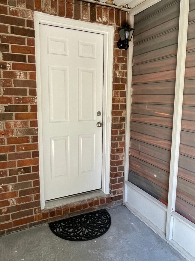 Building Photo - 2302 Woodsman Dr