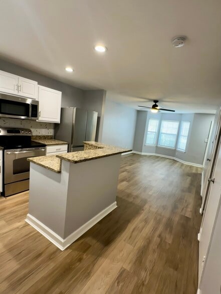 Building Photo - 2302 Maki Rd