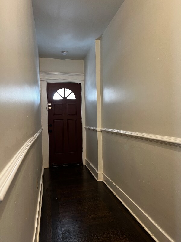 Building Photo - 879 Elm St