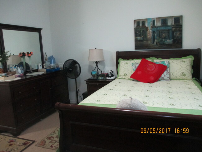 Master Bed Room - 88 N Jackson Ave