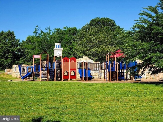 Building Photo - 518 S Luzerne Ave