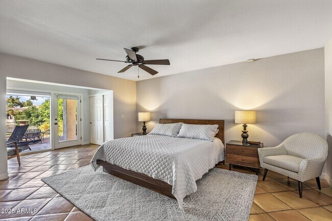 Building Photo - 7620 E Vía Del Placito