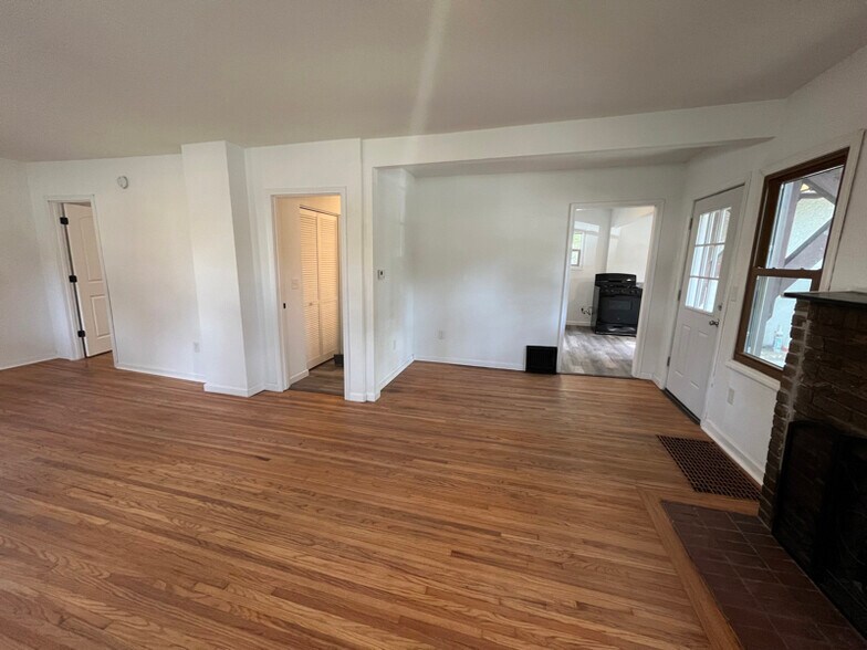 Building Photo - 3500 Kyle Ave N