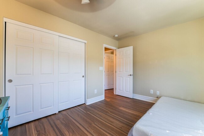 Building Photo - Charming 3 Bedroom Home in the Heart of So...