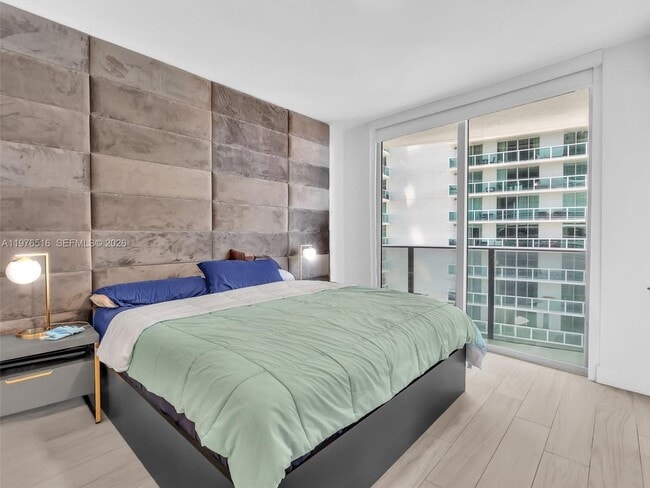 Building Photo - 488 NE 18th St