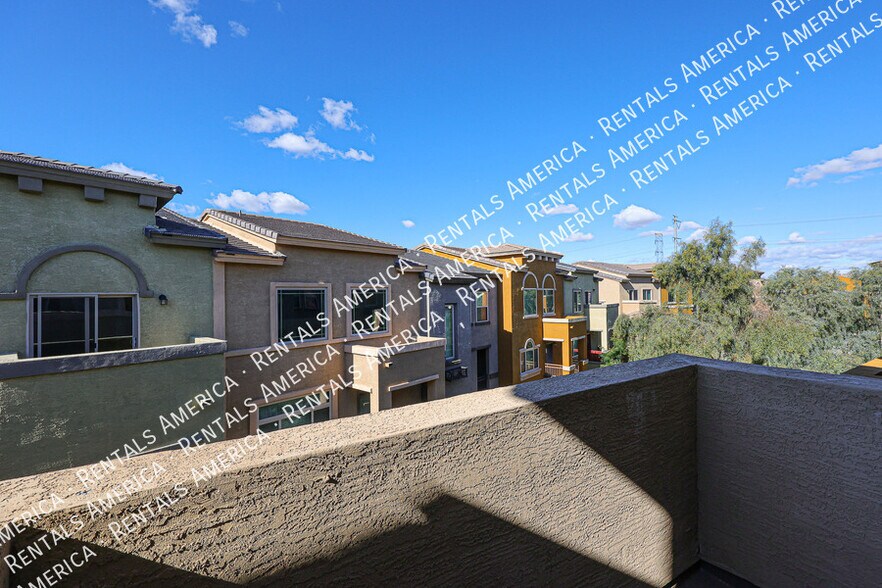 Building Photo - 2150 W Alameda Rd