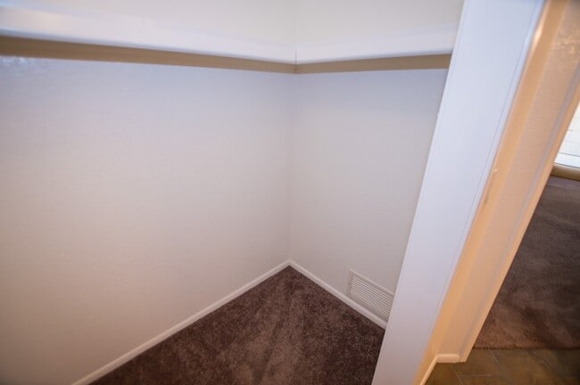 Building Photo - Welcome to this charming 3-bedroom, 2-bath home with Central A/C and Large 2 Car Garage!