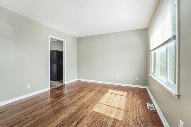 Building Photo - 13119 Sherman Ave