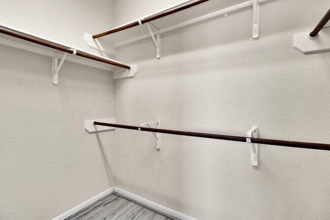 Building Photo - 7406 Valentine Ln