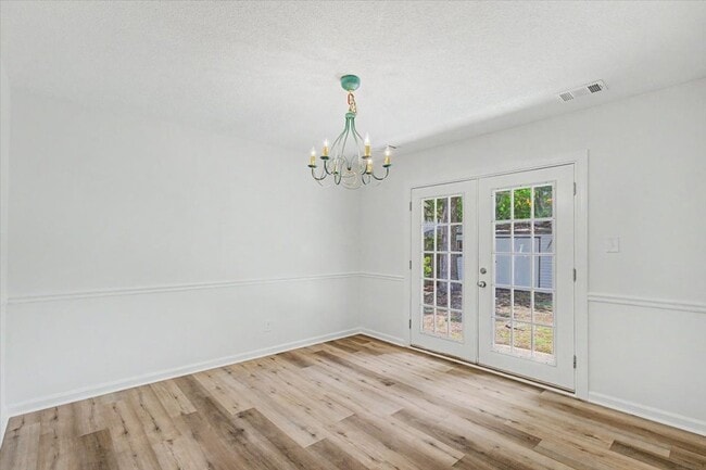 Building Photo - 4 Bed/2 Bath Updated Home in Richmond Heights