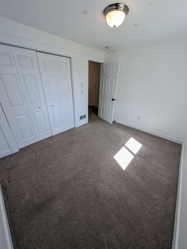 Building Photo - Large 4 Bedroom Home for rent in PO - Over Two Acres and Room to Roam!