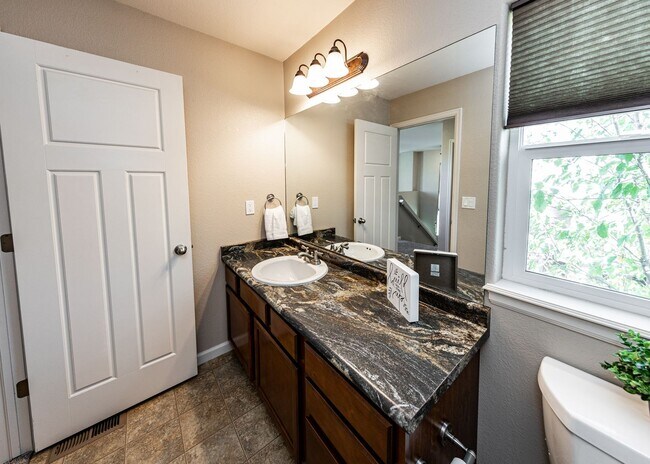 Building Photo - Westside home in Desirable Gold Hill Mesa ...
