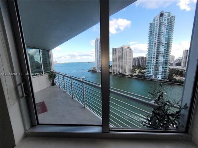 Building Photo - 325 S Biscayne Blvd