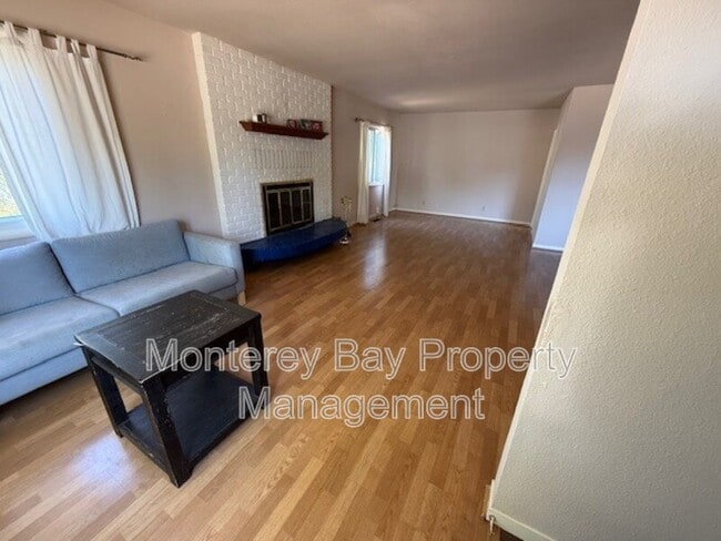 Building Photo - 22 Encina Ave