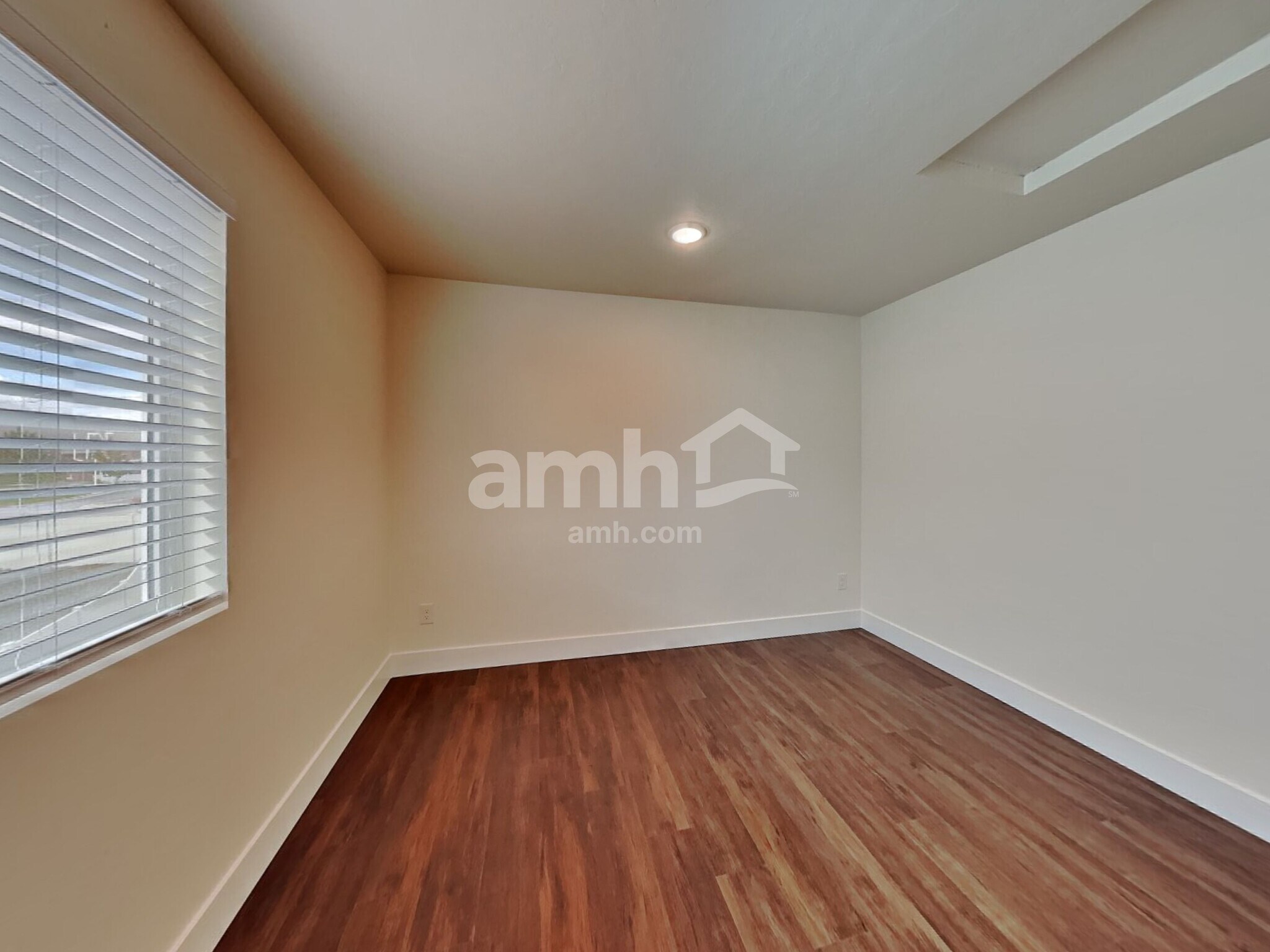 Building Photo - 9316 W Bowie St