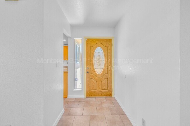 Building Photo - 143 Seal Ct