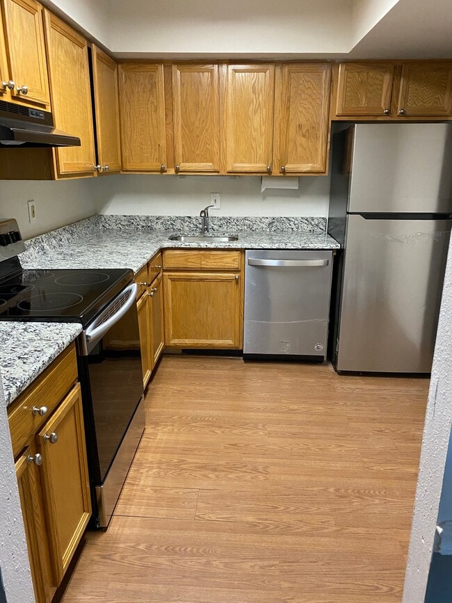 Building Photo - 2900 Monterey Ct
