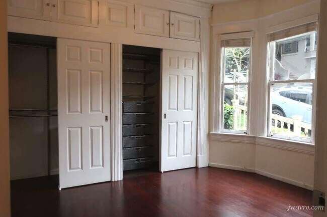 Building Photo - 445 Hoffman Ave