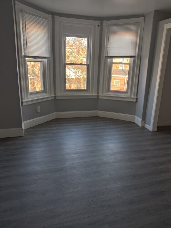 Building Photo - 5020 Westminster Ave